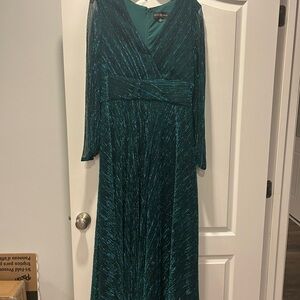 Elegant Green Evening Dress